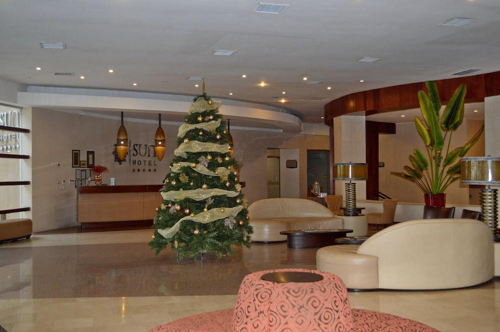 Sun Hotel Warnes Exterior foto